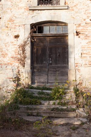 Villarzel-du-Razès chateau front door