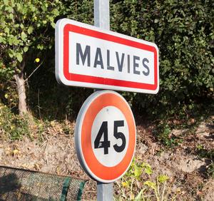 Malviès road sign